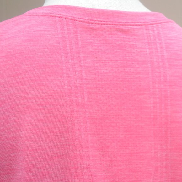 New Balance Women's Drifit Workout Boxy Fit T-Shirt BNWT - Picture 4 of 6